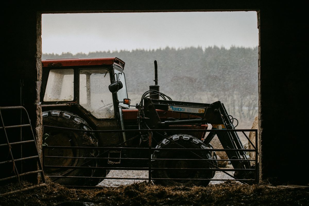 Bajar un silo metálico: por anillos o abatido, y qué queda debajo